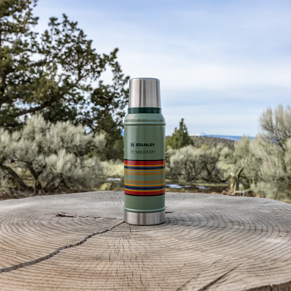 Stanley x Pendleton Classic 1 Quart Bottle - Hammertone Green