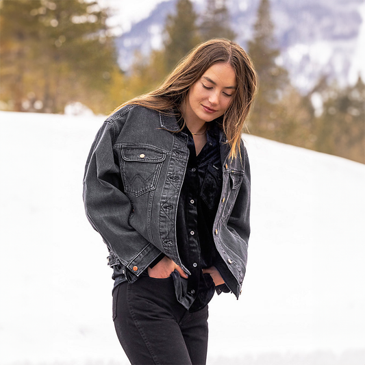 Wrangler Women's Retro Long Sleeve Boyfriend Fit Button-Down Velvet Top - Black