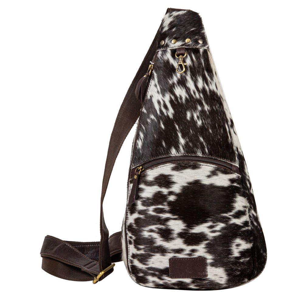 Cullom Trail Hide Bucket Sling Bag in Black