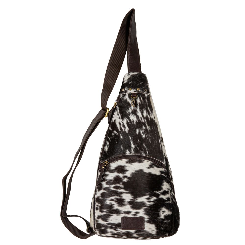 Cullom Trail Hide Bucket Sling Bag in Black