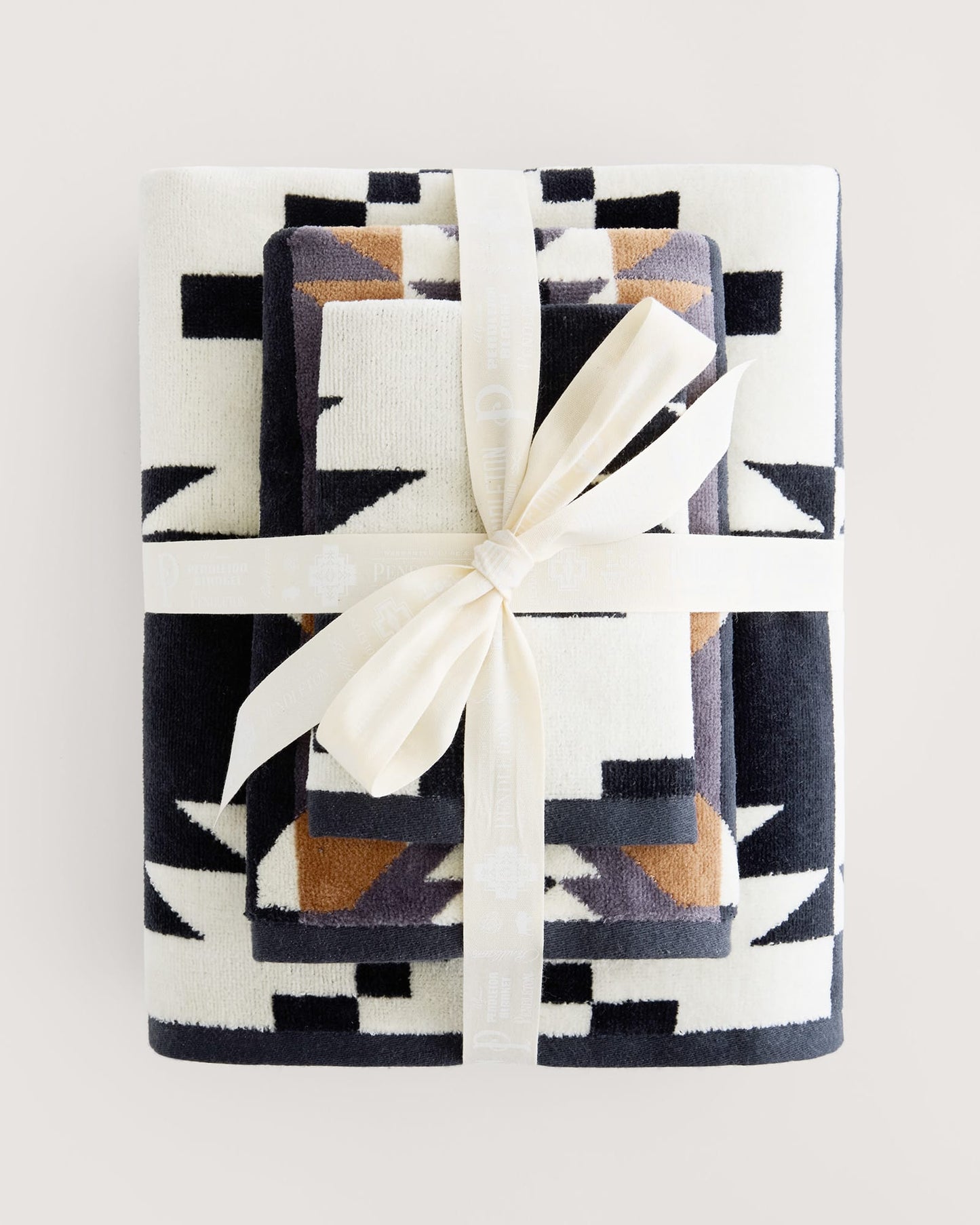 Pendleton Spider Rock 3 Piece Towel Set - Black/White