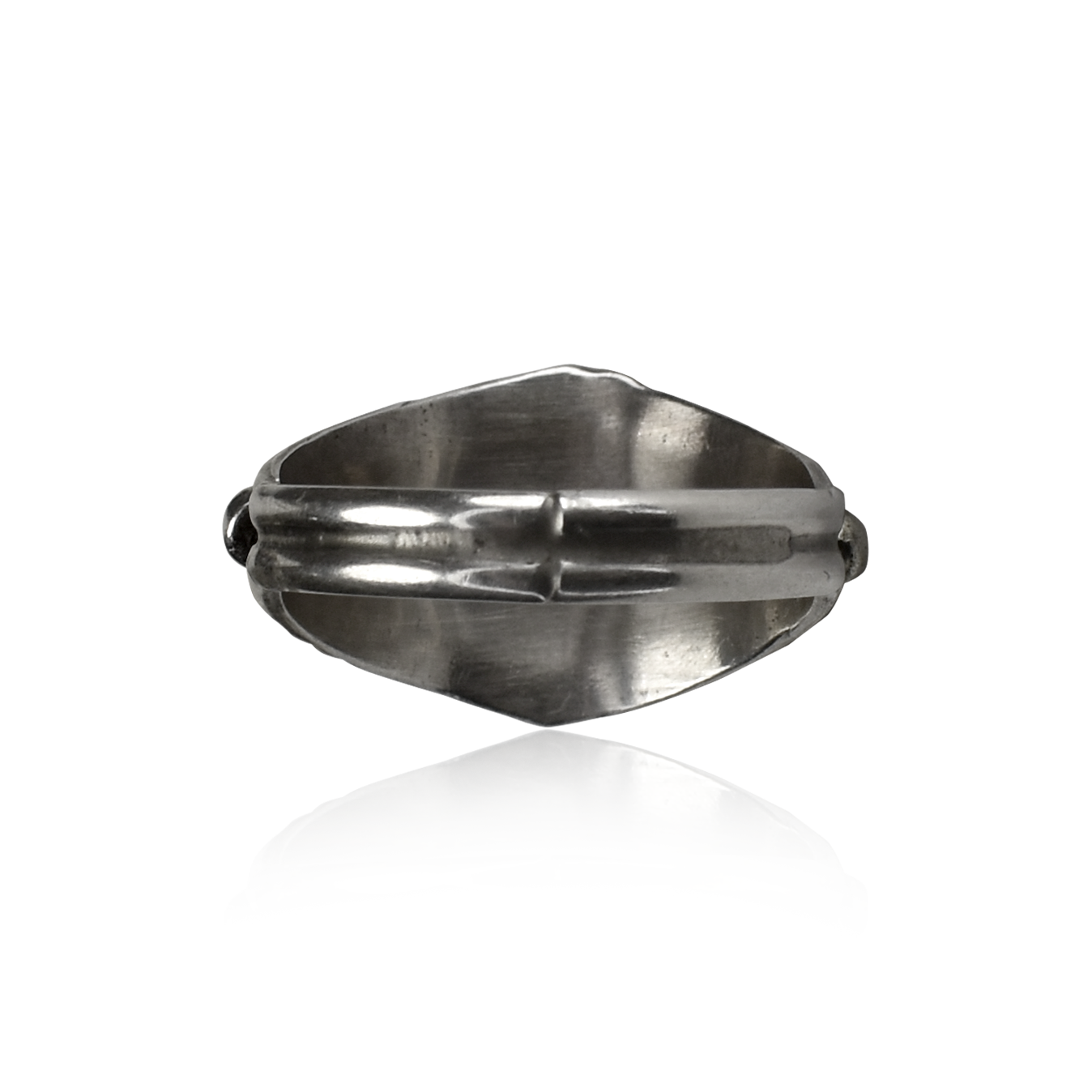 Sterling Silver Tapered Ring with Round Onyx Inlay & Hand-Tooled Detailing