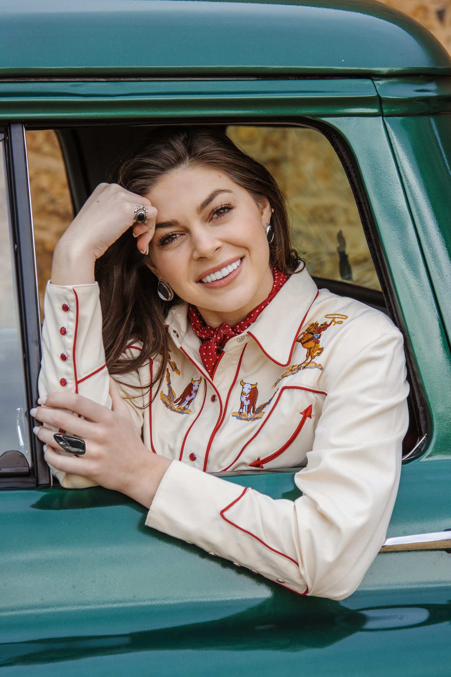 Women's Scully Cattle Roper Embroidered Pearl Snap Cream/Red