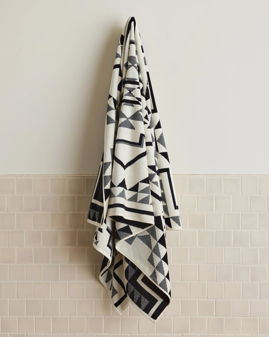 Pendleton Oversized Jacquard Spa Towel - Oxbow