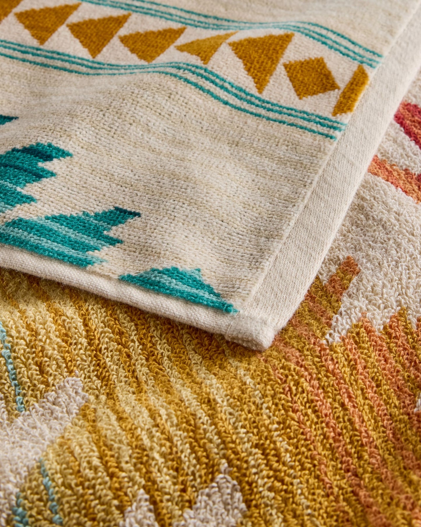 Pendleton Oversized Jacquard Spa Towel - Sunset Pass