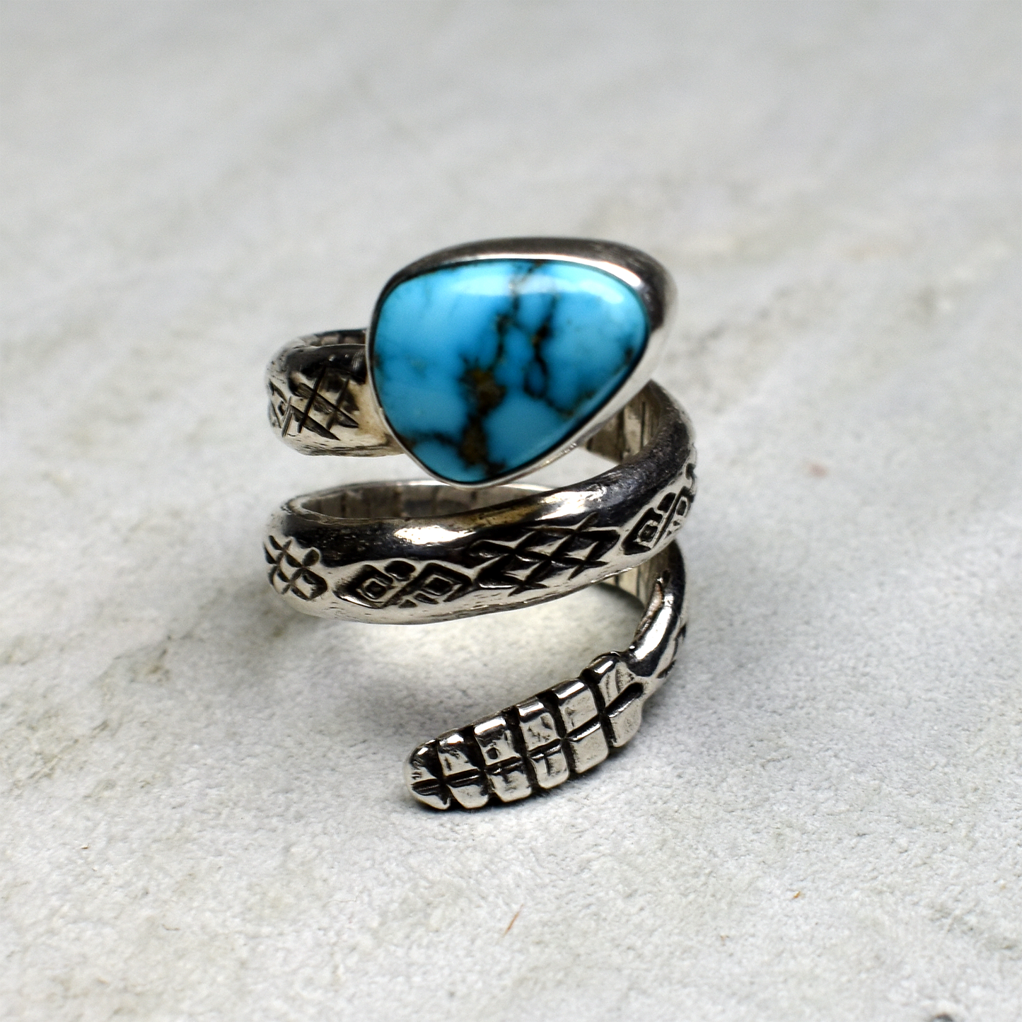 Hallett Peak Kingman Turquoise Brim Biter™ Rattlesnake Ring