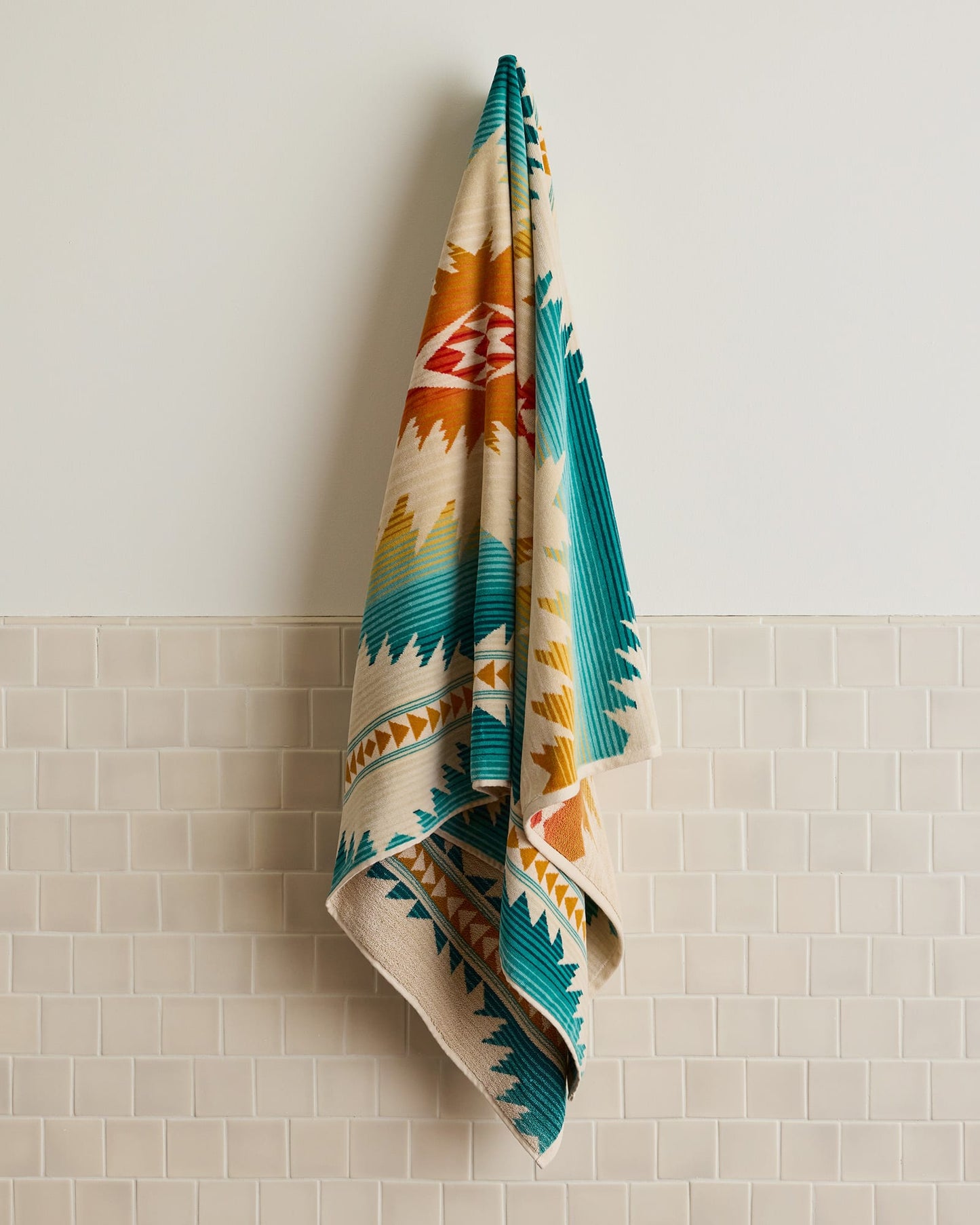 Pendleton Oversized Jacquard Spa Towel - Sunset Pass