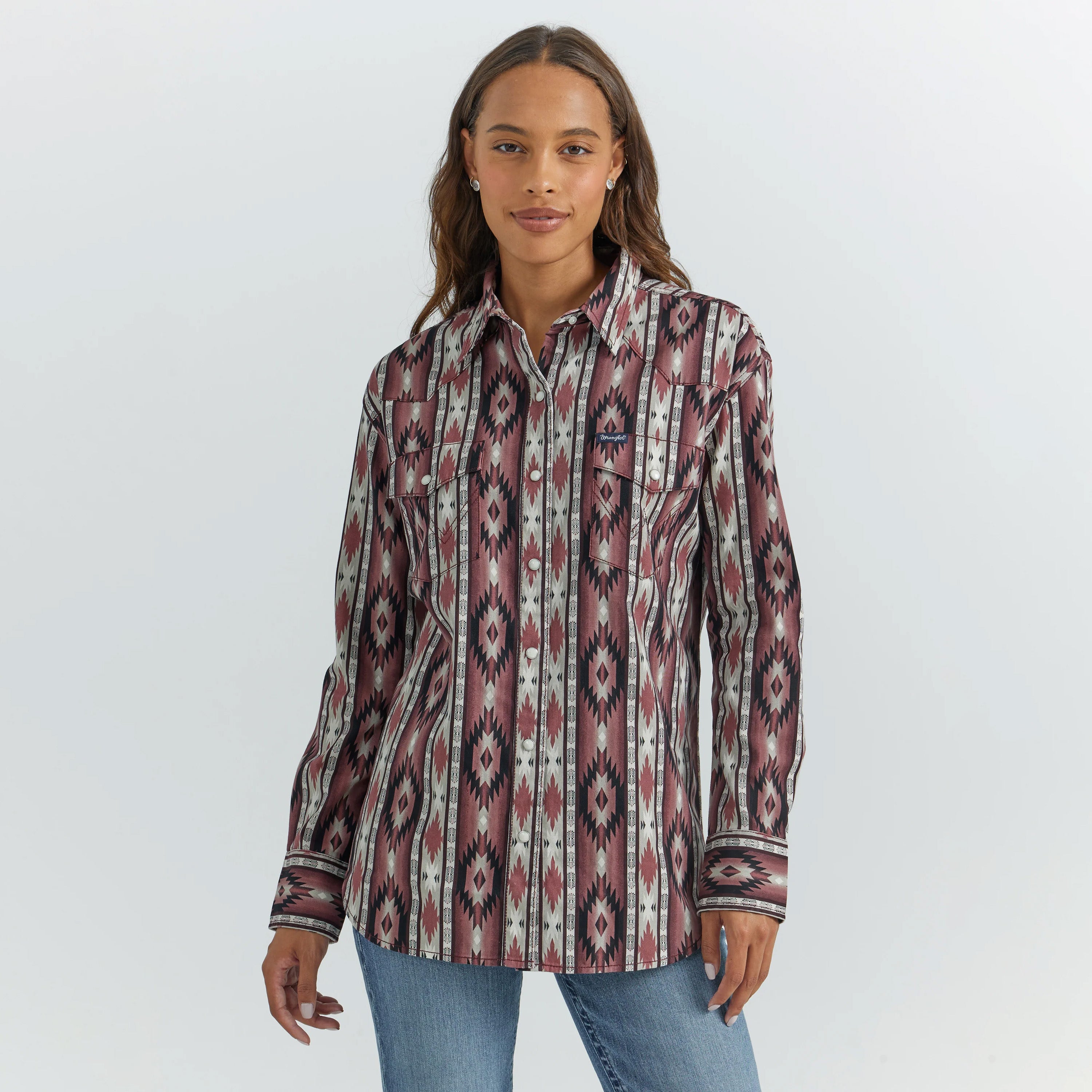 Wrangler Women's Vintage Brushpopper Southwestern Long Sleeve Pearl Snap  Shirt - Burgundy – Persimmon Hill at the National Cowboy & Western Heritage  Museum